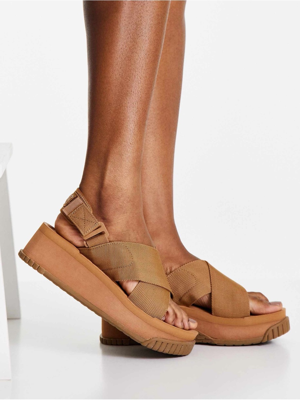 Women’s Shaka Fiesta Platform Cross-Strap Sandals in Tan size 7
